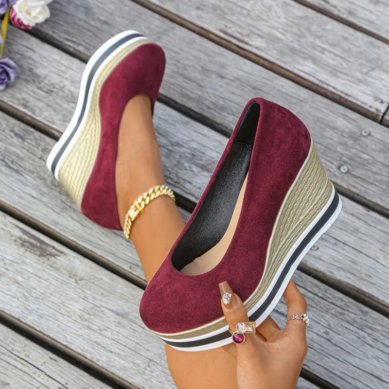 Zapatos de Cuña Alta Cerrados en Ante para Mujer